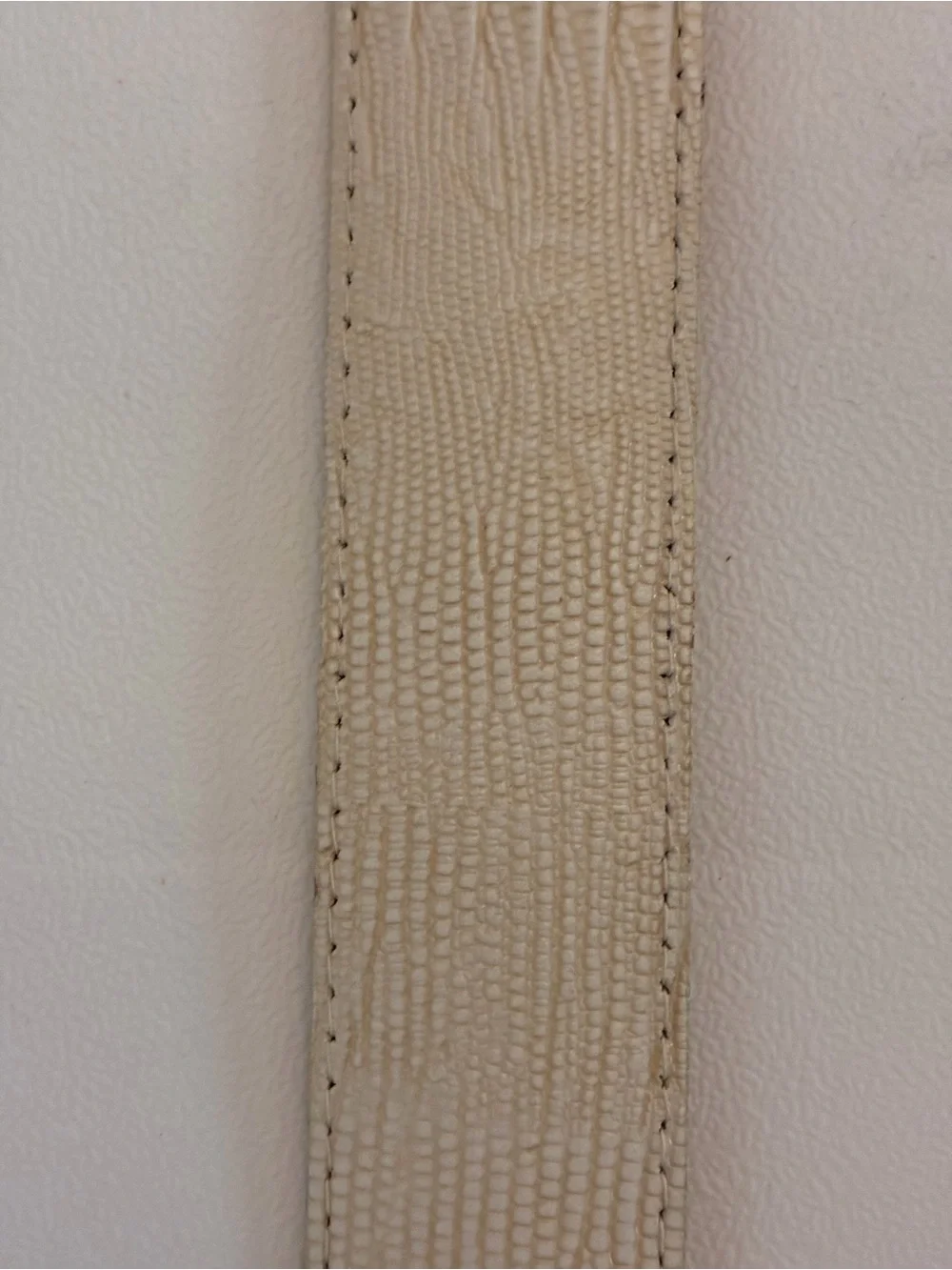 L. Chessler Vintage White Crocodile Print Bonded Leather Belt Silver Buckle M